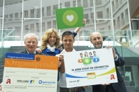 Gaben in Berlin den Startschuss f&uuml;r die gro&szlig;e Organspende-Kampagne &bdquo;In jedem steckt ein Lebensretter